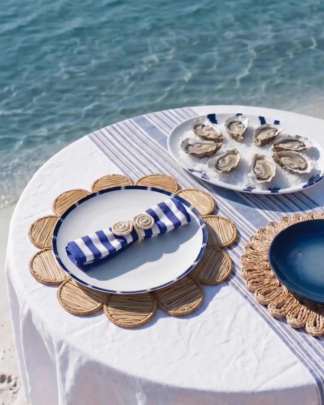 Porcelaine Fine - Plat Ovale - Motif Bleu et Blanc | ADIRE