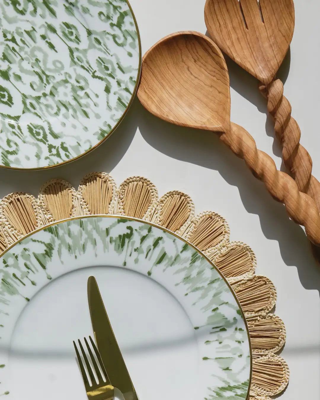 Assiette Creuse en Porcelaine Fine - Design Blanc & Vert Sauge | MARA